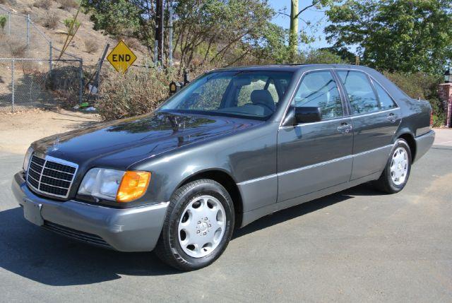 Research 1993
                  MERCEDES-BENZ 300 pictures, prices and reviews